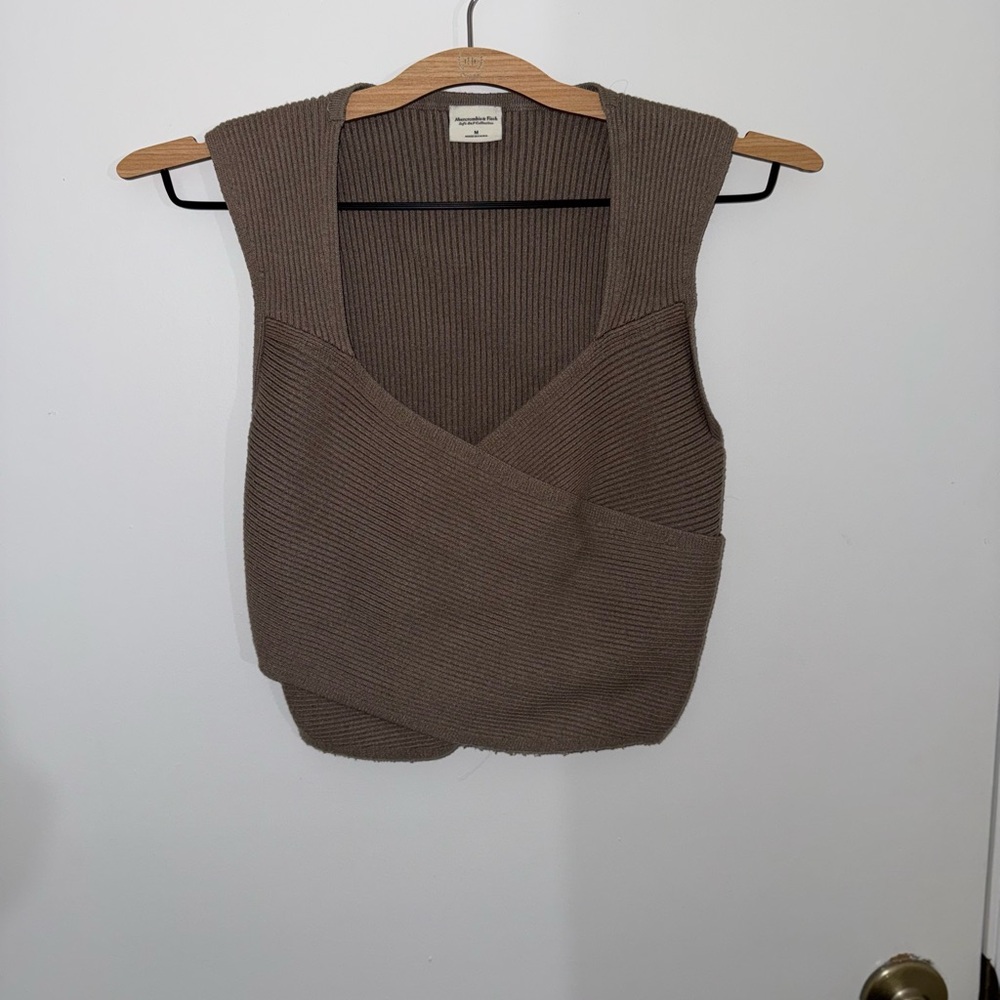 Abercrombie & Fitch LuxeLoft Wrap Sweater Tank - Color Taupe - Size M